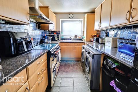 Yeomans Ride, Hemel Hempstead 3 bed flat for sale