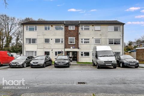 Yeomans Ride, Hemel Hempstead 3 bed flat for sale