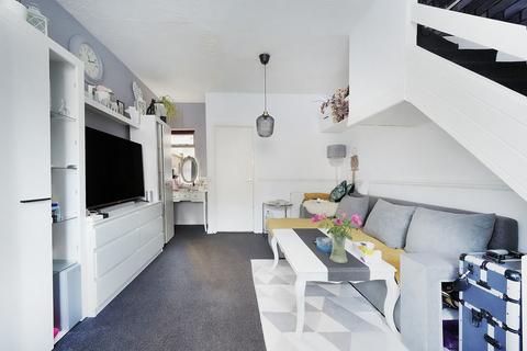 Chesthunte Road, London N17 2 bed terraced house for sale