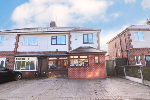 Ewhurst Avenue, Manchester M27 3 bed semi