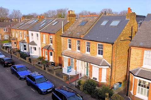 4 bedroom semi-detached house for sale