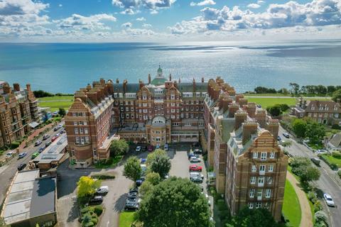 The Leas, Kent CT20 3 bed apartment for sale