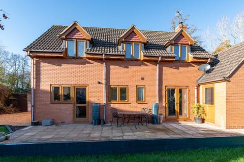 Upper Hall Close, Ipsley, Redditch, B98 3 bed detached house for sale