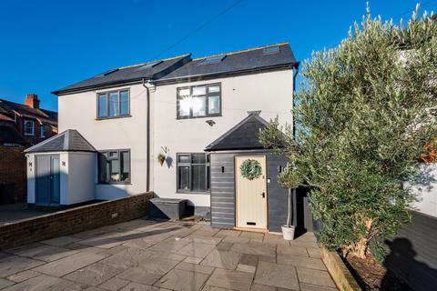 Marlborough Hill, Dorking RH4 3 bed semi