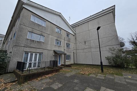 Thames Court, Hanway Road, London, W7 3 bed flat for sale