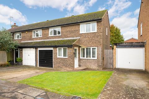 Trefoil Close, Horsham, RH12 3 bed semi