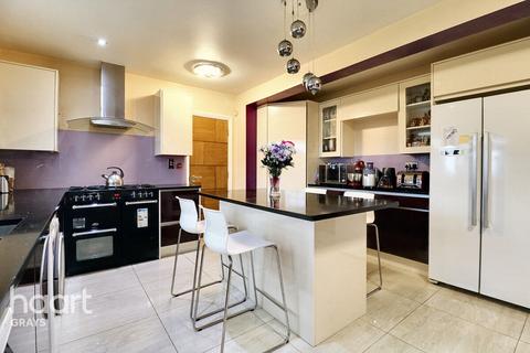 Rectory Road, Grays 4 bed end of terrace house for sale