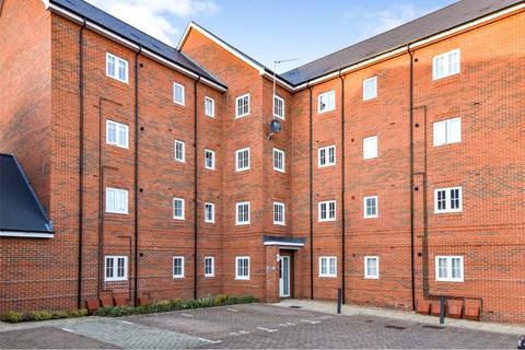 Charteris Close, Aldershot GU11 2 bed apartment for sale