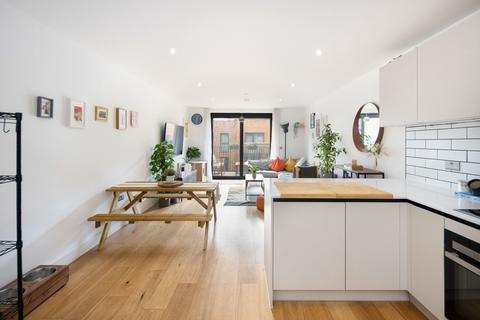 Skippers Yard, London, E3 2 bed apartment for sale