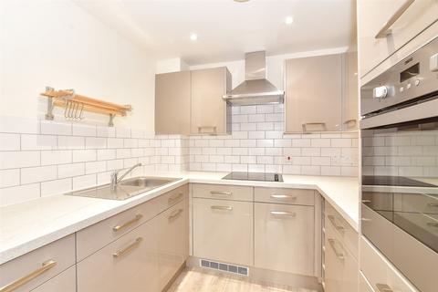 Shipbourne Road, Tonbridge, Kent 2 bed apartment for sale