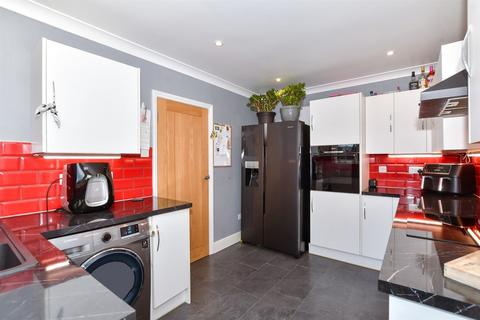 Pembroke Road, Coxheath, Maidstone, Kent 3 bed semi