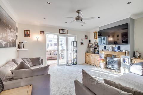 Magnolia Close, Canvey Island, SS8 4 bed detached house for sale