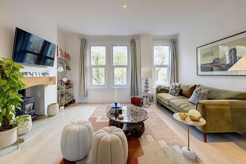 Hemstal Road, London NW6 2 bed flat for sale