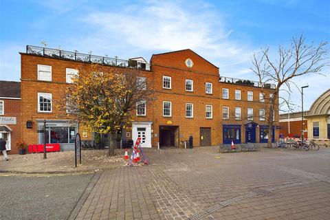 Wade Street, Lichfield 2 bed apartment for sale