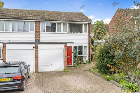 Chaplin Drive, Headcorn, Ashford 3 bed semi