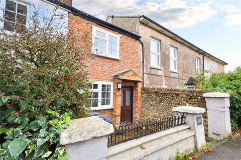 Farnborough Road, Farnham, Surrey, GU9 2 bed terraced house for sale