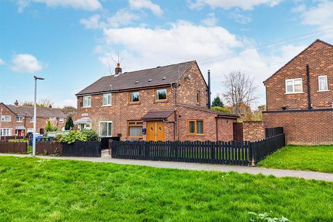 Queensway, Leigh 2 bed semi