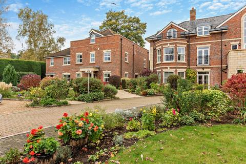 Breedons Hill, Pangbourne, Berkshire 2 bed flat for sale