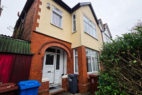 Milverton Road, Victoria Park 4 bed semi