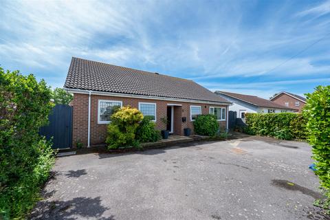 5 bedroom detached bungalow for sale