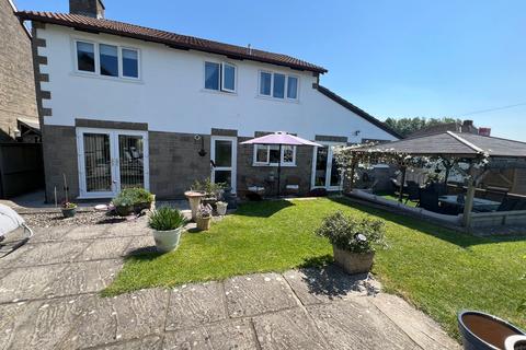 Bishop Crescent, Shepton Mallet, BA4 4 bed detached house for sale