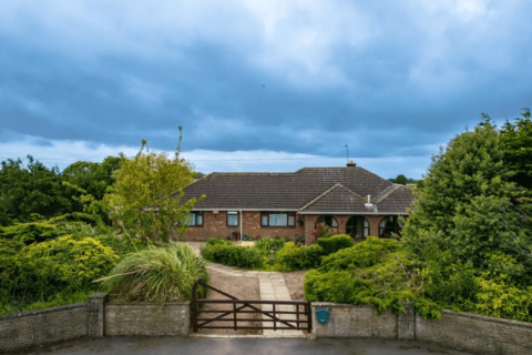 Holmpton, HU19 3 bed country house for sale