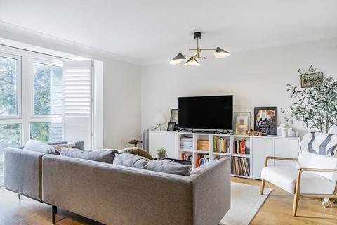 Beulah Hill, London 2 bed apartment for sale