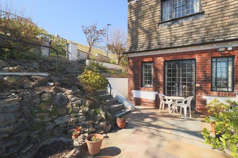 Private Walk, Filey YO14 3 bed detached house for sale
