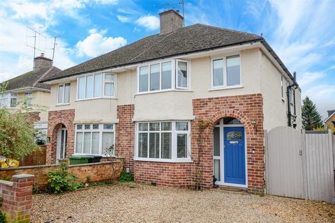 St. Nicholas Road, Wallingford OX10 3 bed semi