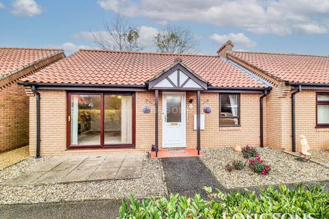 Donald Moore Gardens, Watton 2 bed end of terrace house for sale