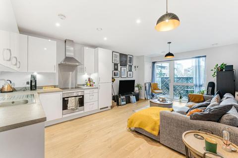 Broome Way, London, SE5 1 bed apartment for sale