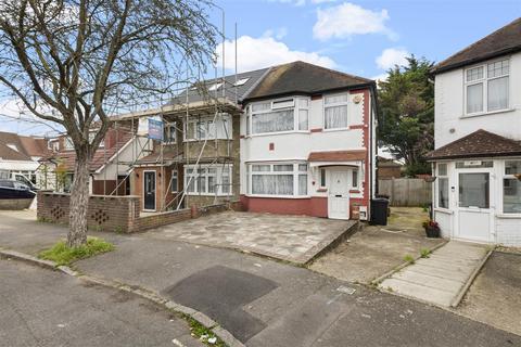 Worton Gardens, Isleworth TW7 3 bed semi