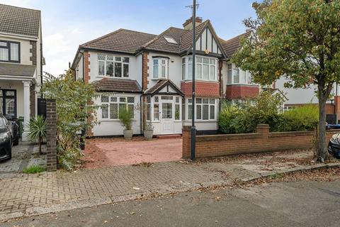 Queenscourt, Wembley Park, Wembley, HA9 6 bed semi