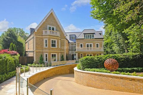 Hadley Wood EN4 3 bed apartment for sale
