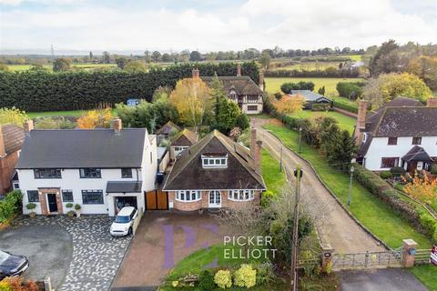 Sapcote Road, Burbage LE10 4 bed detached bungalow for sale