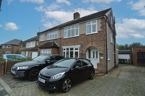 Gilmore Crescent, Ashford TW15 4 bed house for sale