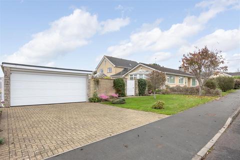 4 bedroom detached bungalow for sale