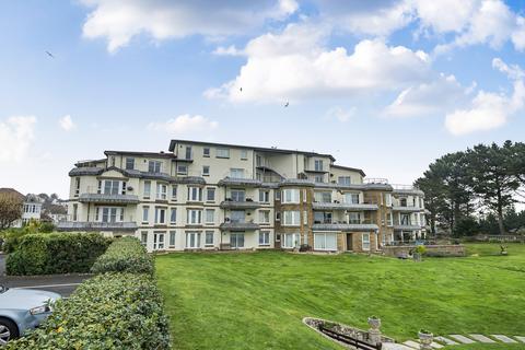 The Headlands, Cliff Road, Torquay... 2 bed apartment for sale