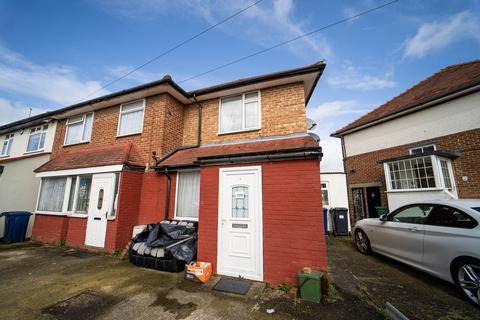 Longhook Gardens, Northolt 2 bed end of terrace house for sale