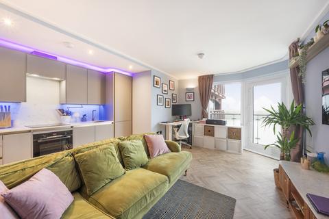 Seacon Tower, 5 Hutchings Street, London 1 bed flat for sale