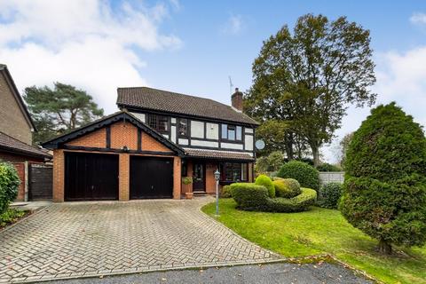 Firs Drive, Hedge End, Southampton, SO30 4 bed detached house for sale