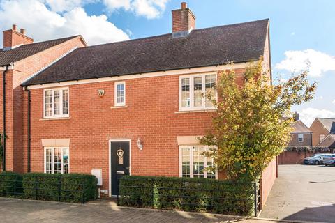 Teeswater, Buckingham, Buckinghamshire 3 bed end of terrace house for sale