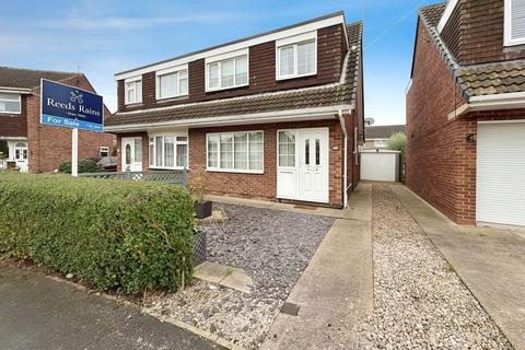 Moffat Close, East Yorkshire HU8 3 bed semi