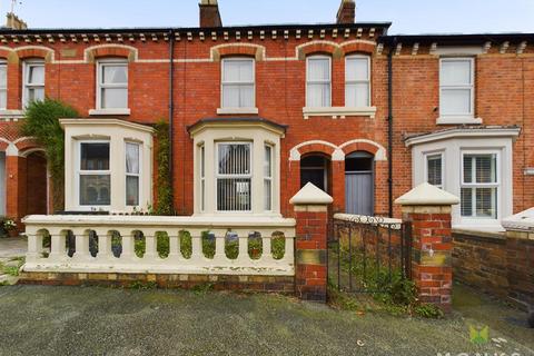 Park Avenue, Oswestry 3 bed terraced house for sale