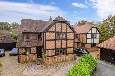 Court Meadow Close, Rotherfield... 4 bed detached house for sale