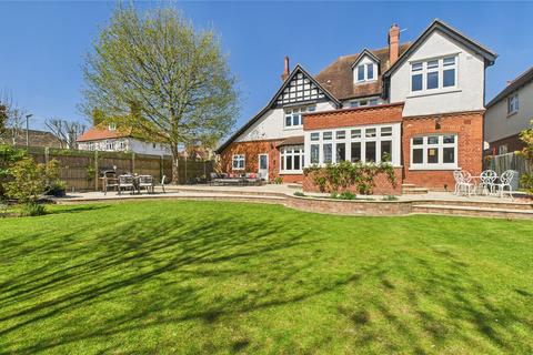 Waldens Park Road, Horsell, Surrey, GU21 6 bed detached house for sale