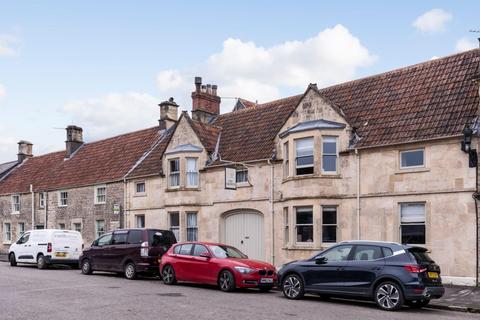 High Street, Marshfield Chippenham SN14 2 bed mews for sale