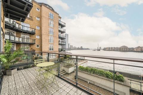 Narrow Street, London E14 2 bed flat for sale