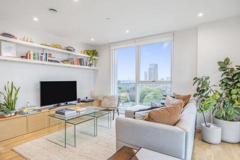 Waterline Way, Deptford, London, SE8 2 bed flat for sale