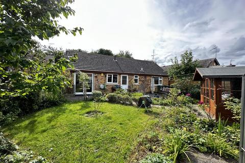 Mays Farm Drive, Stoney Stanton LE9 3 bed bungalow for sale